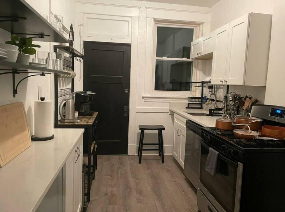 Lovely 2Br W Office Space - King Bed & Alexa Apartment Pittsburgh Luaran gambar